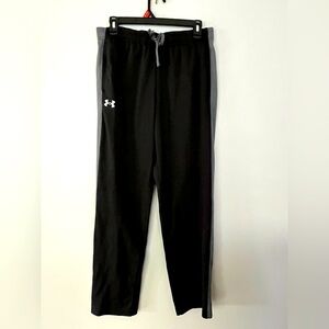 Under Armour Boys XL  Loose fit pants w tie and 2 side pockets Black wGreyStripe